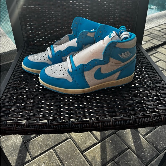 Jordan 1 Retro High OG UNC sz 11m - Picture 6 of 9